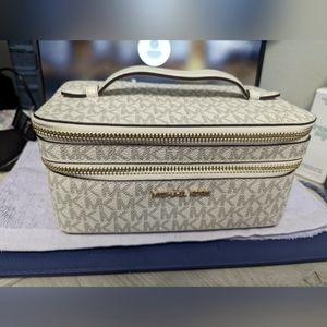 Michael Kors Jet Set travel case NWT